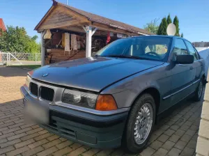BMW e36 316i Limousine