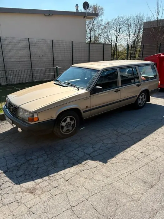 Volvo 745 Turbo