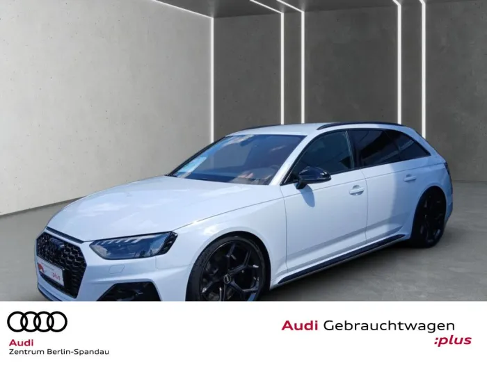 Audi RS4 Avant *MATRIX*competition+*RS-AGA+*R-CAM*