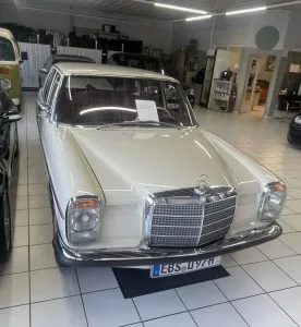 Mercedes-Benz 200/8