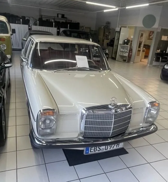 Mercedes-Benz 200/8