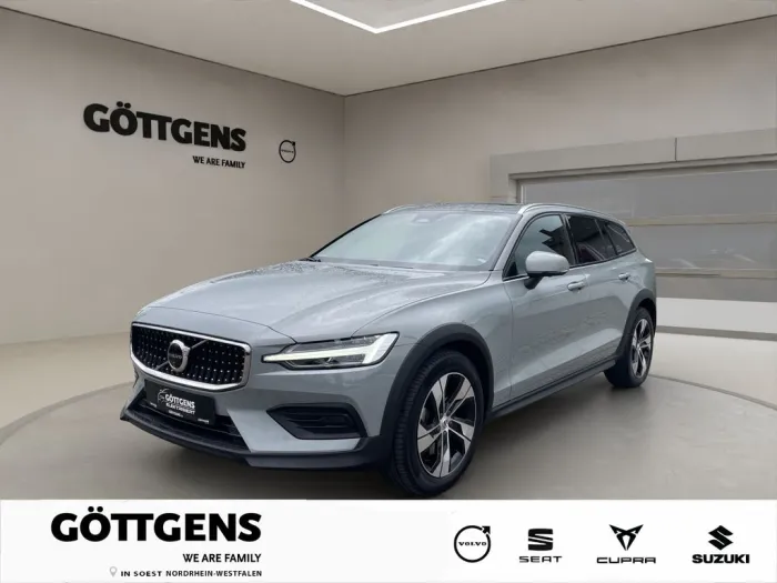 Volvo V60 Cross Country B4 AWD Plus PANO NAVI LED 18LM