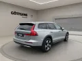 Volvo V60 Cross Country B4 AWD Plus PANO NAVI LED 18LM
