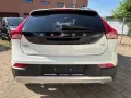Volvo V40 Cross Country Momentum