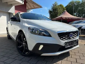 Volvo V40 Cross Country Momentum