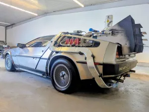 DeLorean DMC-12 Back to the Future Replica 