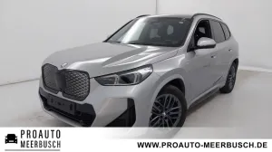 BMW iX1 30 xDrive M Sport PANO/HEADUP/MASSAGE/AHK