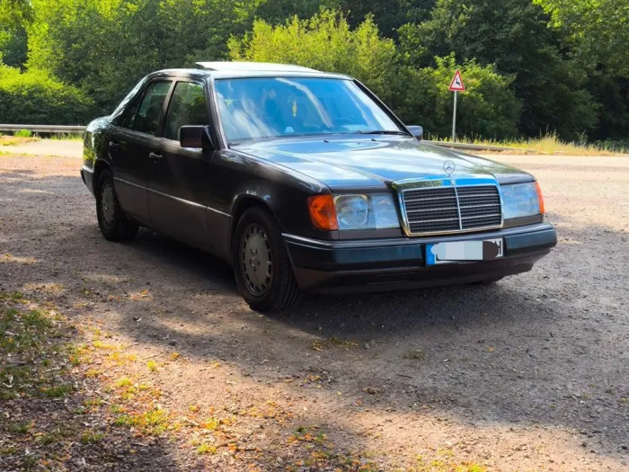 Mercedes-Benz 260
