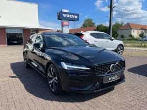 Volvo V60 B4 Plus Dark ACC BLIS PANO HUD 360° 2,49%*
