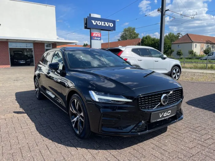 Volvo V60 B4 Plus Dark ACC BLIS PANO HUD 360° 2,49%*