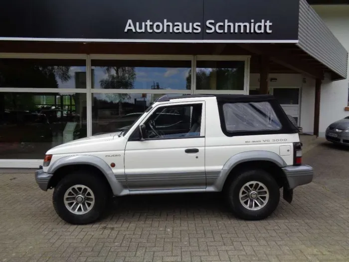 Mitsubishi PAJERO 4WD Cabriolet