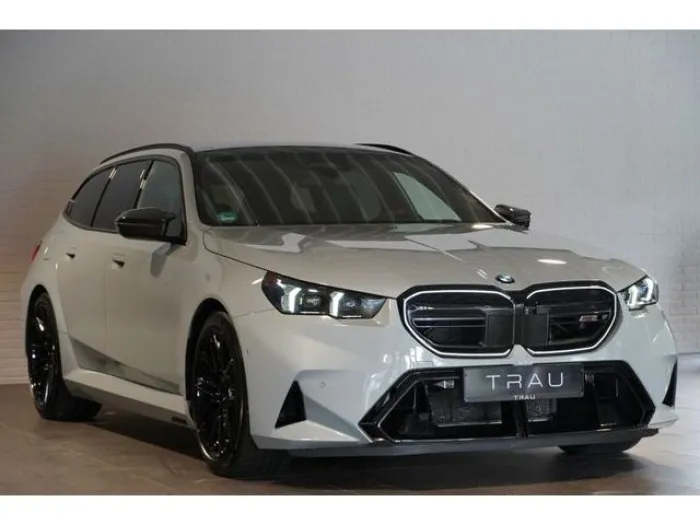 BMW M5 Touring Ultimate Package Memo HUD AHK B&W 360