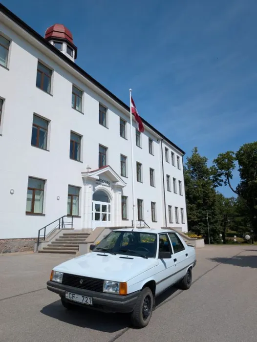 Renault R 9
