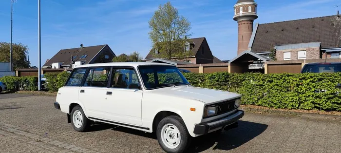 Lada 2104