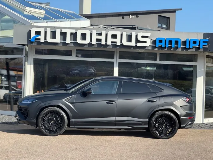 Lamborghini Urus 4.0 V8 SE B&O+MATT+PANO+AHK+Nero Nem+STOCK