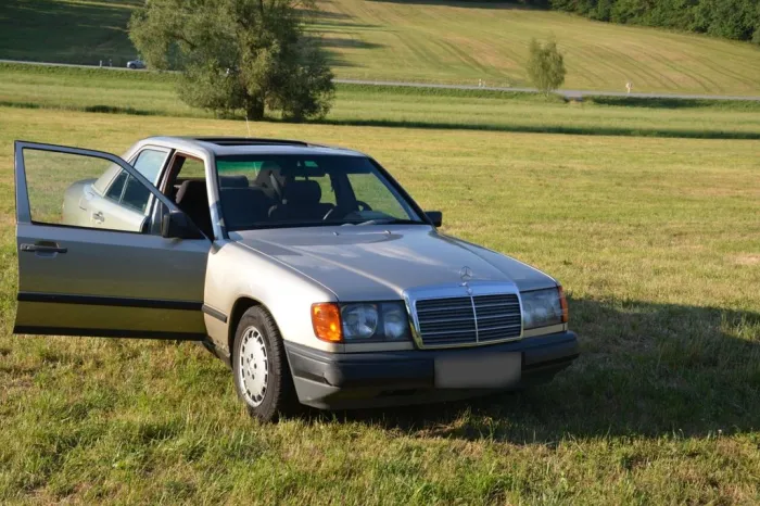 Mercedes-Benz Mercedes W124 200E Oldtimer H-Kennzeichen ...