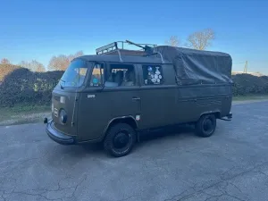 Volkswagen  VW t2b BJ. 1979, ex Bundeswehr Doka. TÜV ...