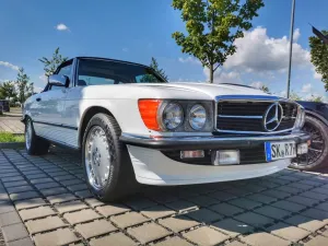 Mercedes-Benz SL 560