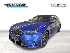 BMW M5 Touring Pano HUD Sitzlüftung AHK B&W