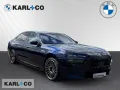 BMW M760 e xDrive Skylounge Massage vo+hi TV B&W