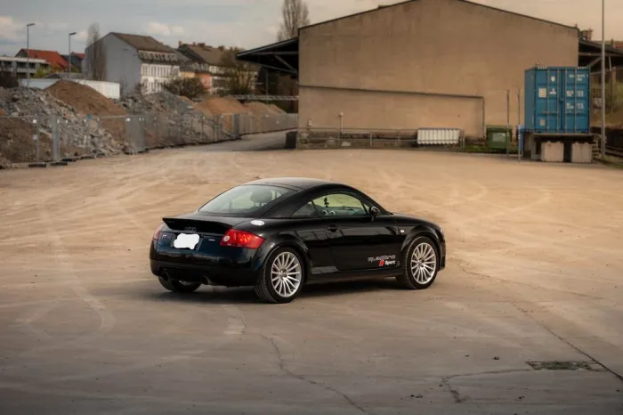 Audi TT quattro sport 