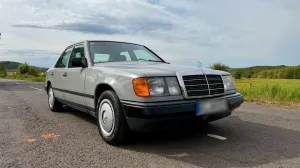 Mercedes-Benz Mercedes W124 200D 5-Gang Daimler Jahreswa...