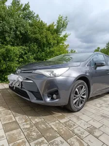 Toyota Avensis 1,8-l-Valvem. Edition-S T. Sports Ed...