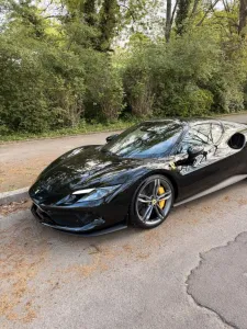 Ferrari 296 GTS  Nero, Plug in, Hybrid