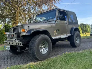 Jeep Wrangler Sahara YJ 4.2