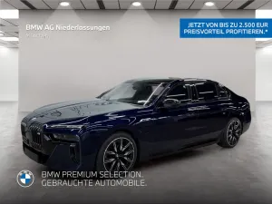 BMW M760e xDrive Limousine M Sport Massage AHK B&W