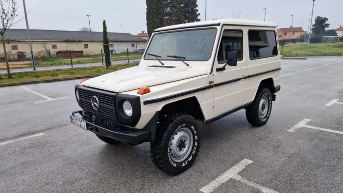 Mercedes-Benz G 240
