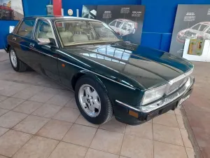 Jaguar Daimler 4.0