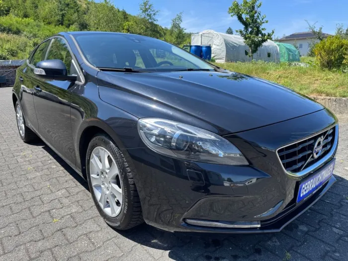 Volvo V40 You!-1,6 Turbo-Automatik-Xenon-Navi-Tüv neu-
