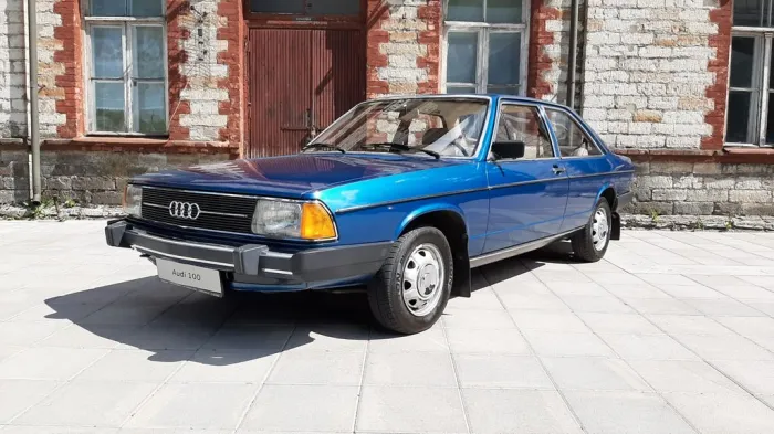 Audi 100 2d sedan