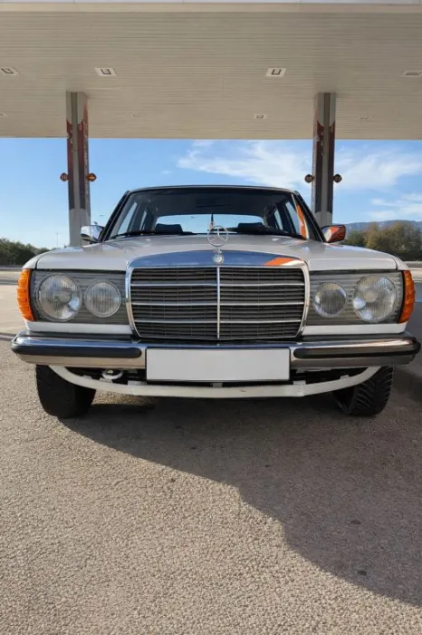 Mercedes-Benz W123 200d mit H-Zulassung