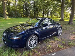 Audi TT Coupe 1.8T quattro 165 kW - Moroblau Perleffe