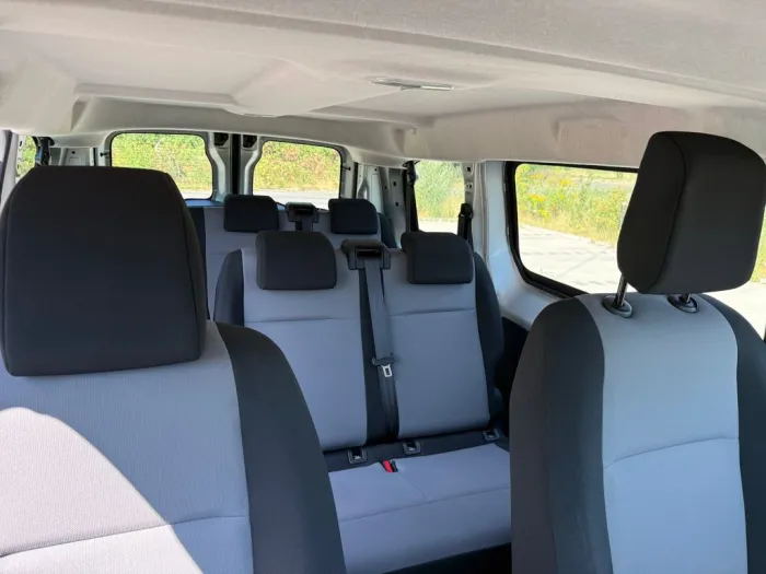 Peugeot Expert Kombi L2 8 Sitze