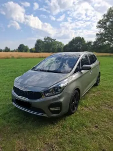 Kia Carens 1.7 CRDi DCT Spirit - Gepflegtes Gara
