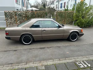 Mercedes-Benz 124 Coupe 300