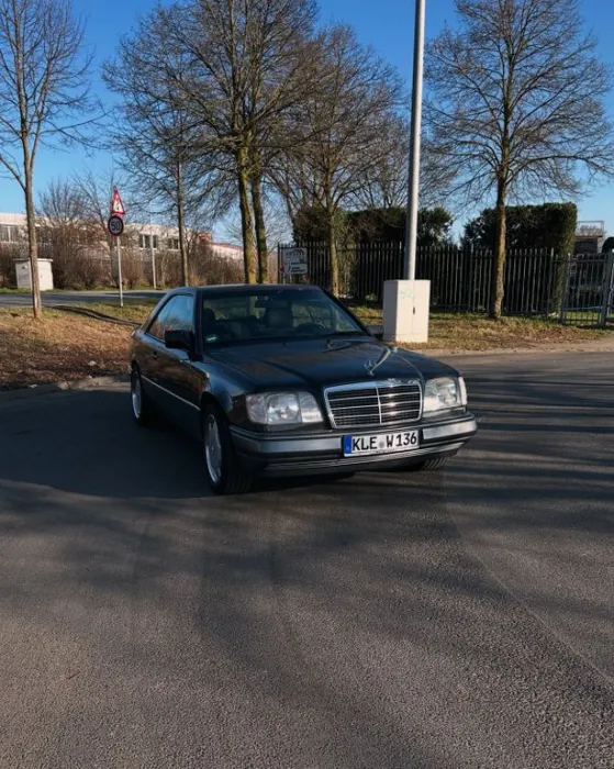 Mercedes-Benz Mercedes Benz W124 CE220 Benzin