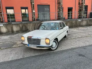 Mercedes-Benz Mercedes Benz 200 W115 /8 Strich Acht Oldt...