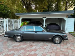 Jaguar Sovereign V12 XJ 