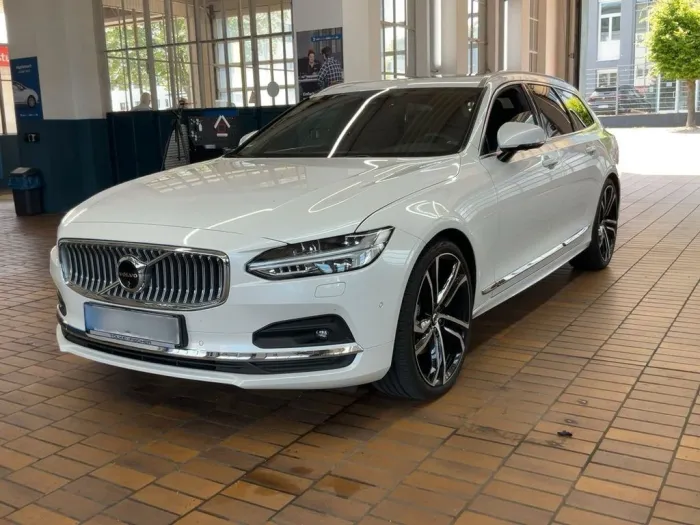 Volvo V90 2.0 d ULTIMATE BRIGHT LEDER PANO STANDHZ AHK