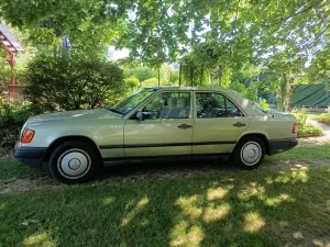 Mercedes-Benz 200 D