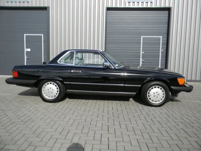 Mercedes-Benz Mercedes 560 SL (R107)