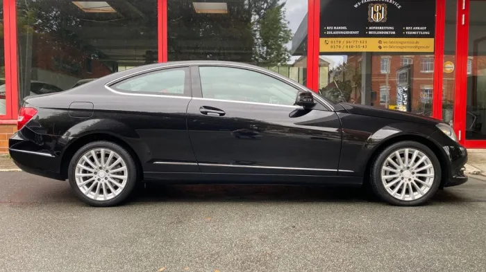 Mercedes-Benz C 250 CGI BlueEfficiency Coupe