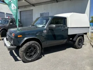 Lada Niva 1.7 i 4x4 Pritsche Offroad mit Aufbaubox