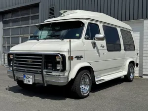 Chevrolet Chevy Van G20 5.7 V8 Tiara komplett gemacht