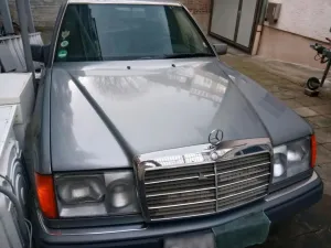 Mercedes-Benz Mercedes Benz 260 E