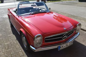 Mercedes-Benz SL 230